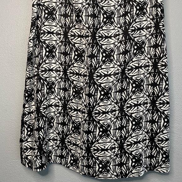 Saint Tropez Dress Size 4 Pattern 100% Linen Black White Knee Length Sleeveless - Picture 4 of 10